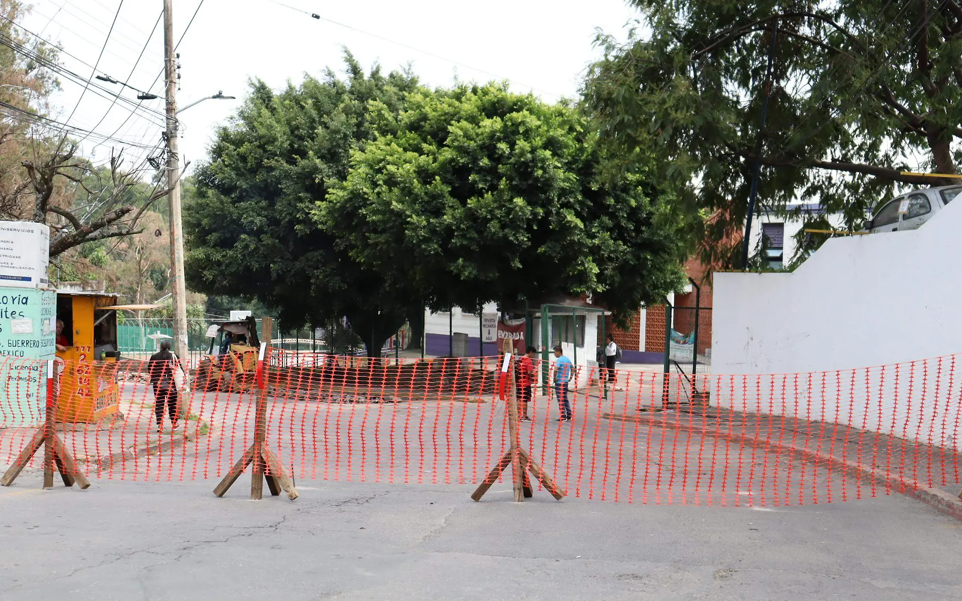 LUIS-F6V Alumnos se hacen casi 30 minutos en subir a la UAEM (2)